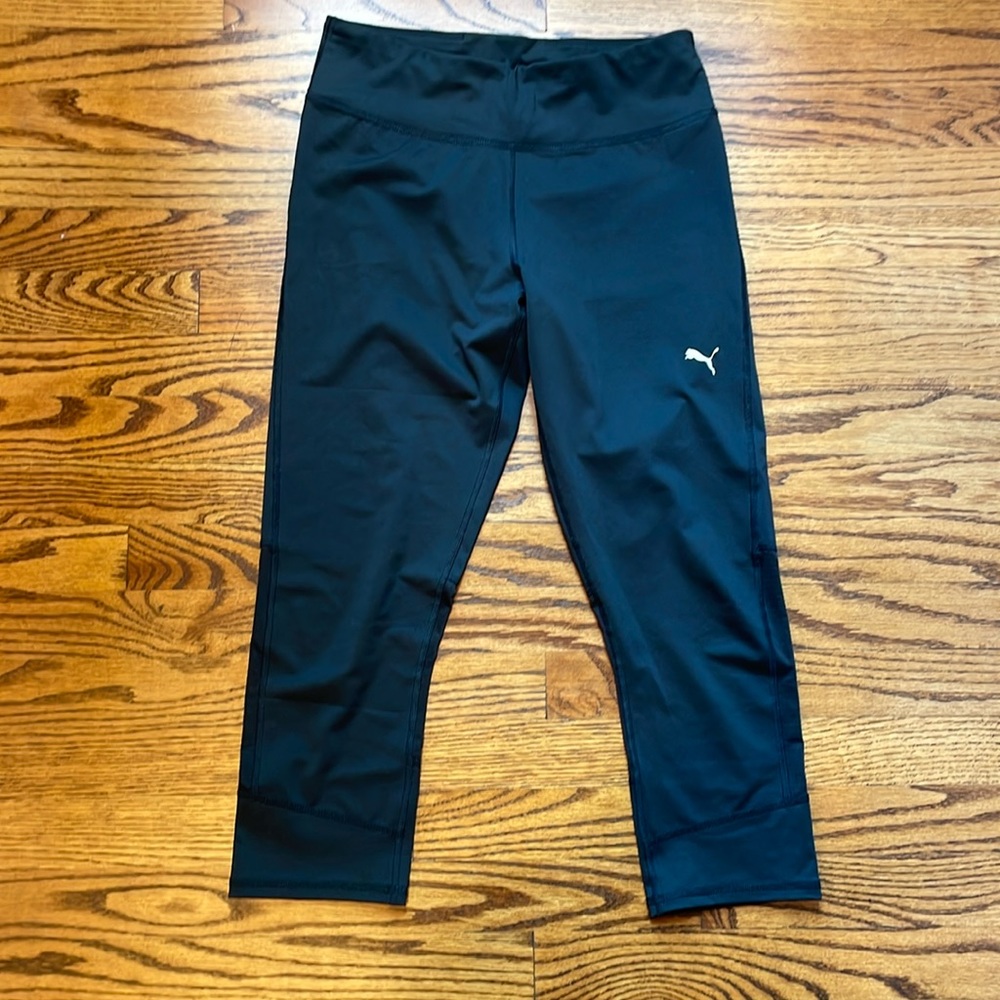 Women’s Puma 3/4 length leggings, medium